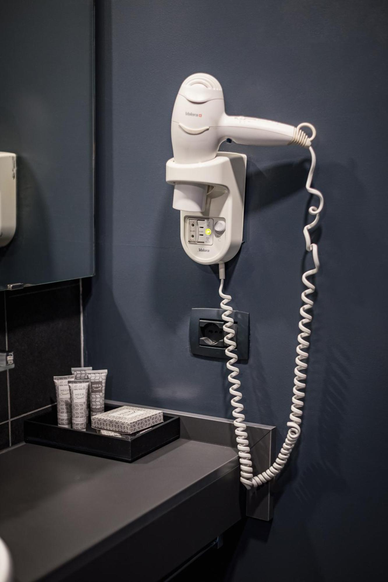 New Ipoint Hotel